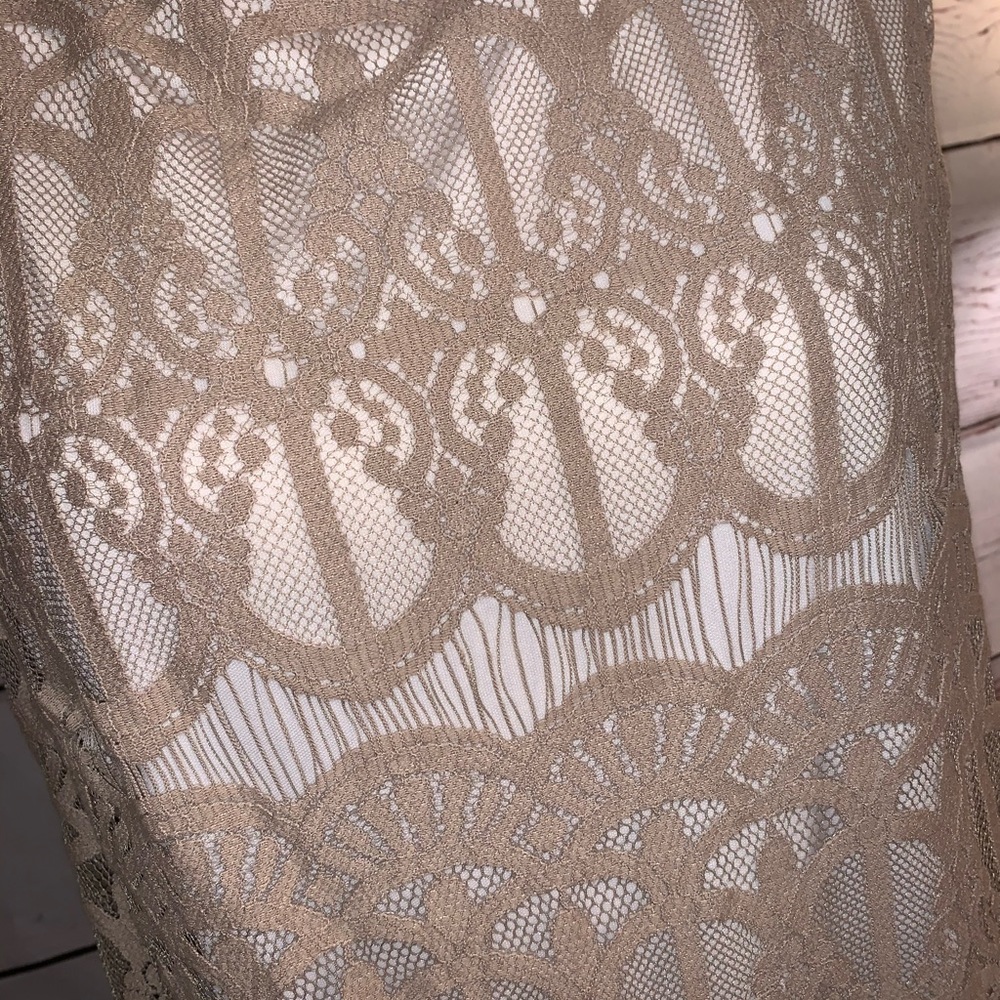Ronni Nicole Lace dress - Picture 4 of 4